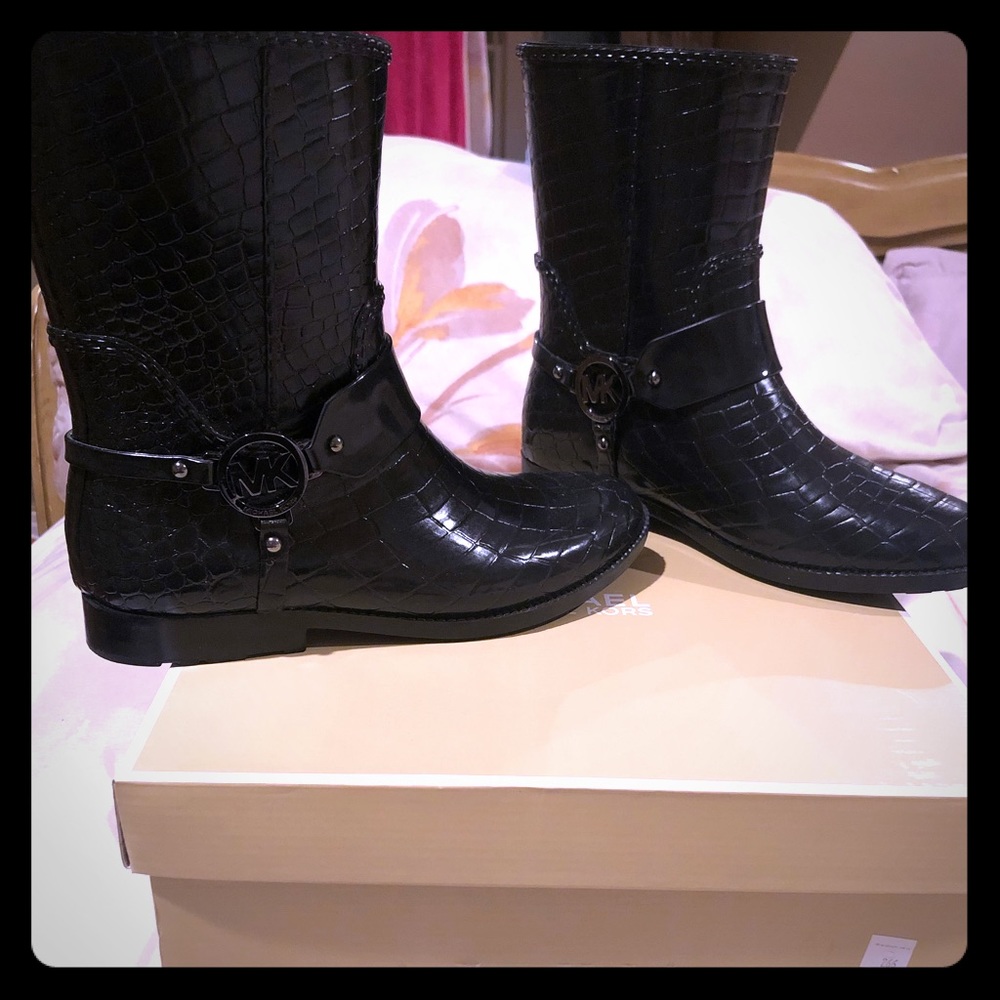 EUC Michael Kors Black Croco Rainboots Sz 10